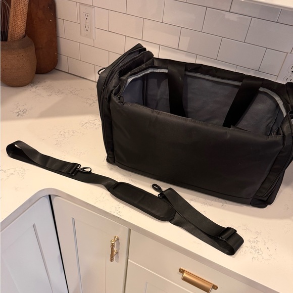 Kicks Kase travel duffle bag black - Picture 8 of 11